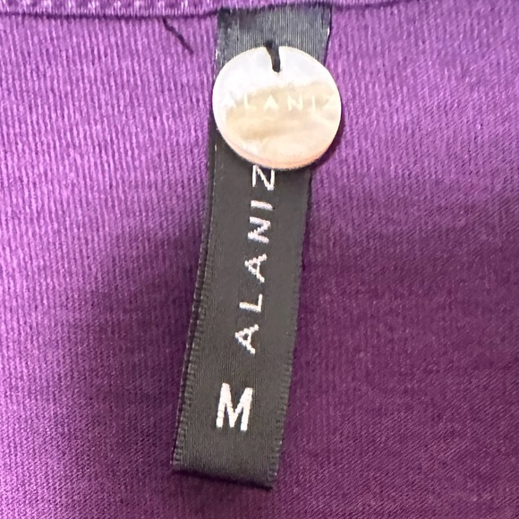 Alaniz size medium purple sequence T-shirt - Picture 4 of 8